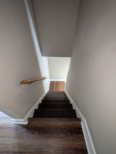 Building Photo - 706 Kolping Ave