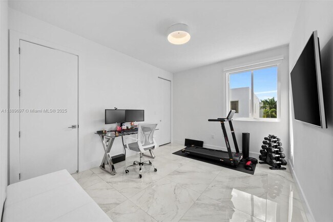 Building Photo - 9730 NW 75th Terrace