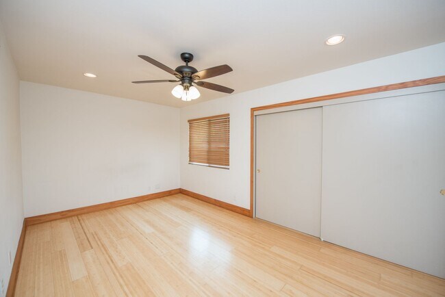 Building Photo - 3 Bedroom Single Family Home in the Brea-O...