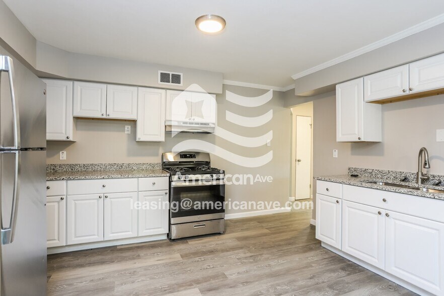 Building Photo - 9765 Dennis Dr