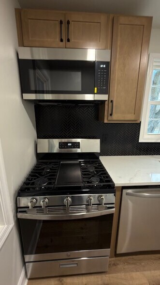 Building Photo - 101 Mulberry Ave