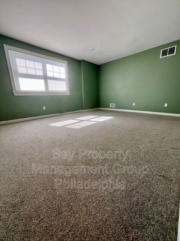 Building Photo - 1313 Delmont Ave