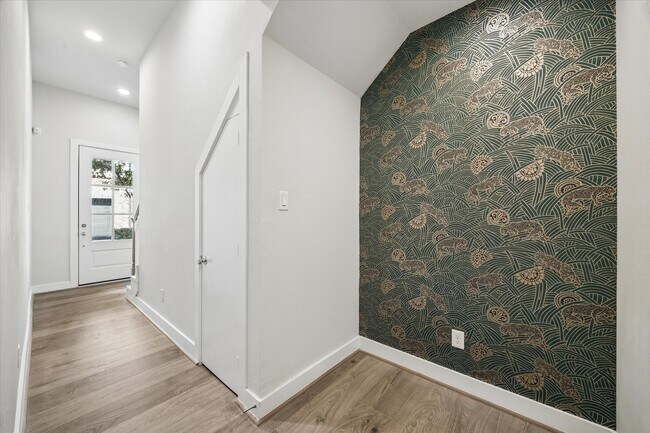 Building Photo - 5209 Allen St