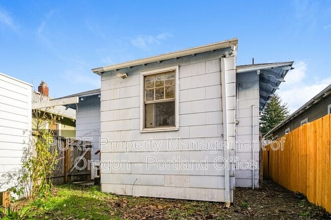 Building Photo - 1331 SE 49th Ave