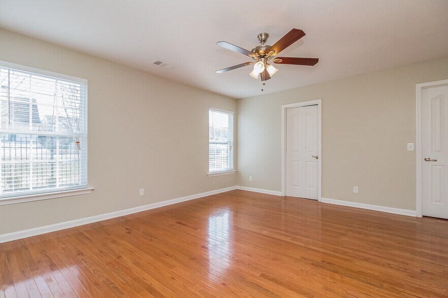 Building Photo - 6030 Eden Ln