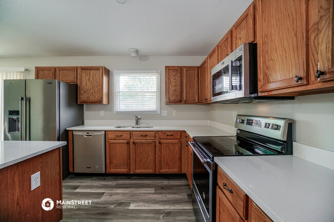 Building Photo - 482 Faber St