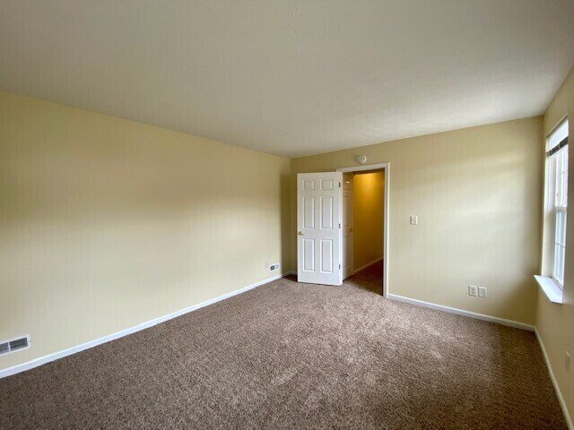 Building Photo - Remodeled 4 Bedroom in Pike Township!