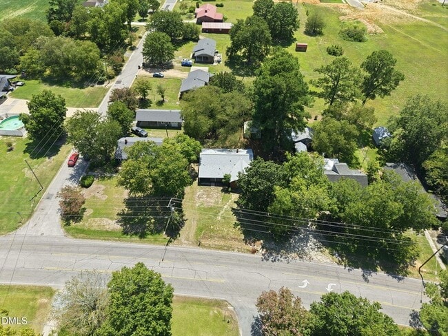 Building Photo - 1305 Erwin Rd