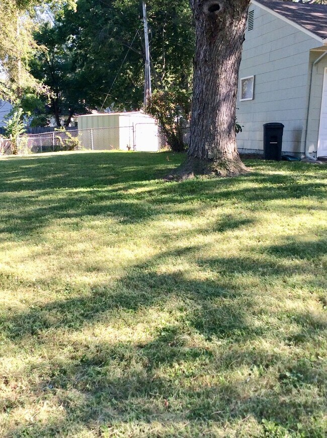 Building Photo - Beautifully redone 3 bedroom home in Grandview