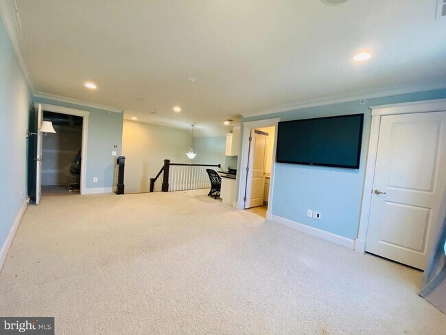 Building Photo - 2163 Potomac River Blvd