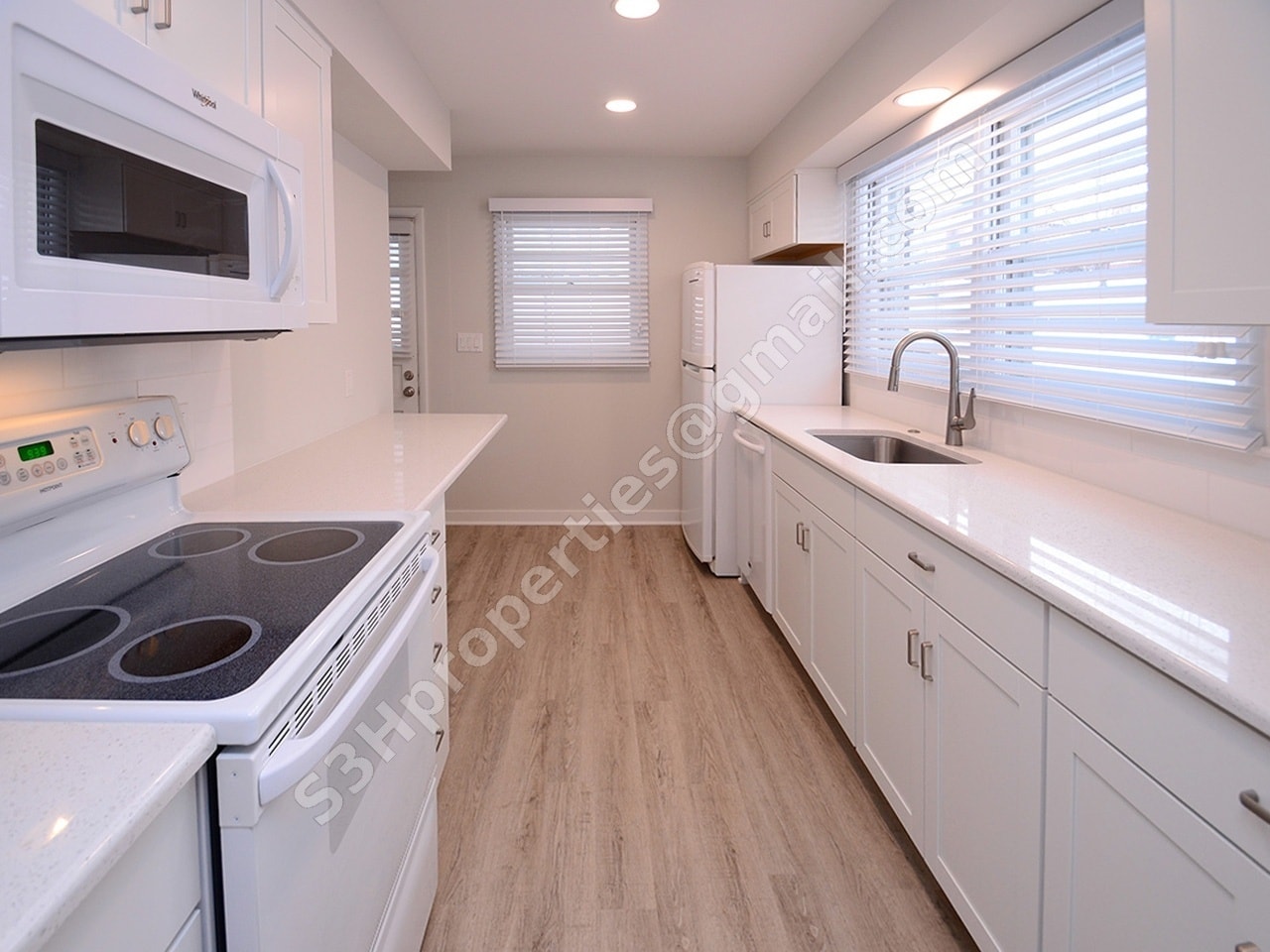 Building Photo - 5630 Erskine St