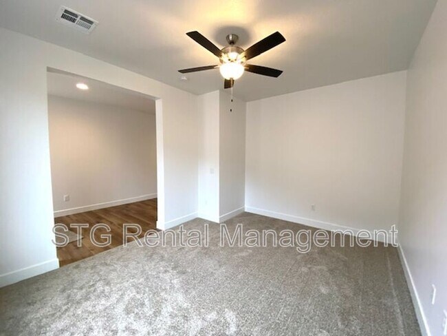 Building Photo - 438 N Stone Mountain Dr