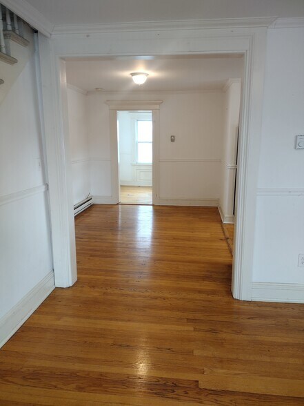 Building Photo - 560 Washington St