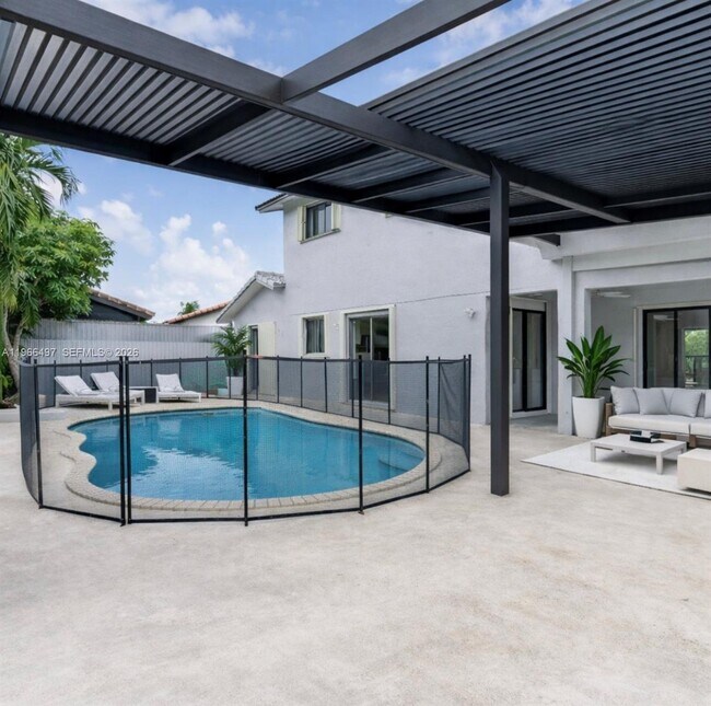 Building Photo - 14011 SW 156th Terrace