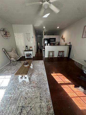 Building Photo - 215 Price Ln