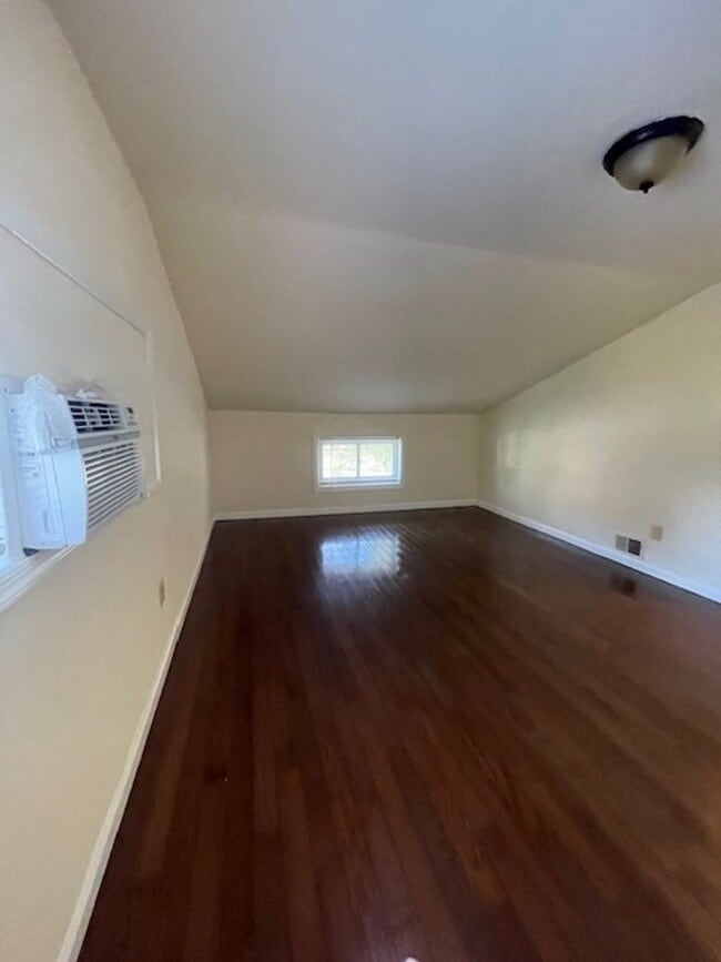 Building Photo - SINGLE FAMILY HOME IN TWINBROOK FOREST