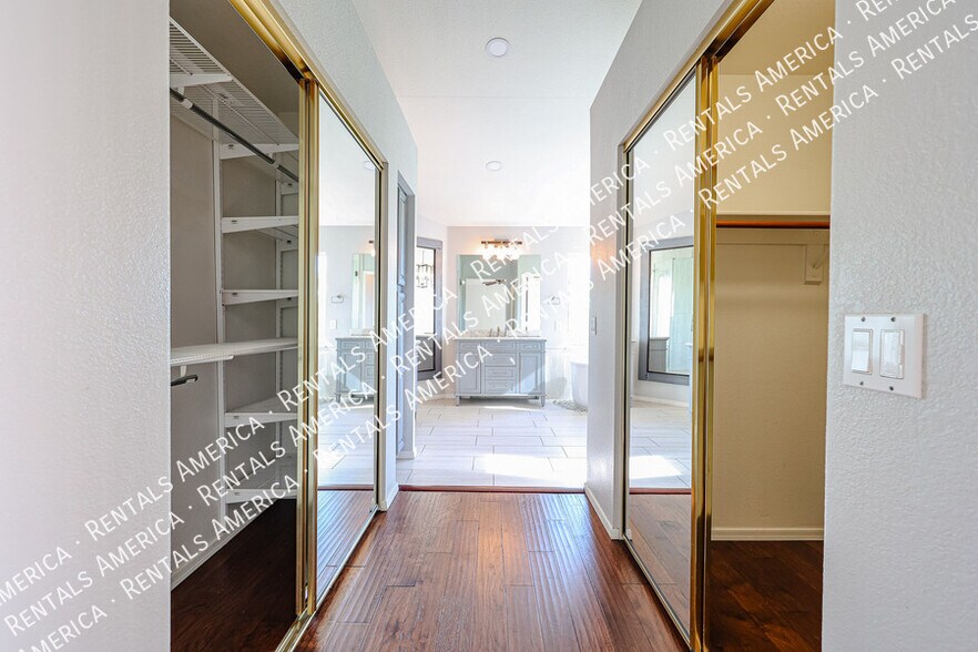 Building Photo - 15039 N 54th Pl