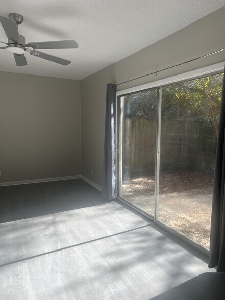 Building Photo - 595 Winding Creek Rd