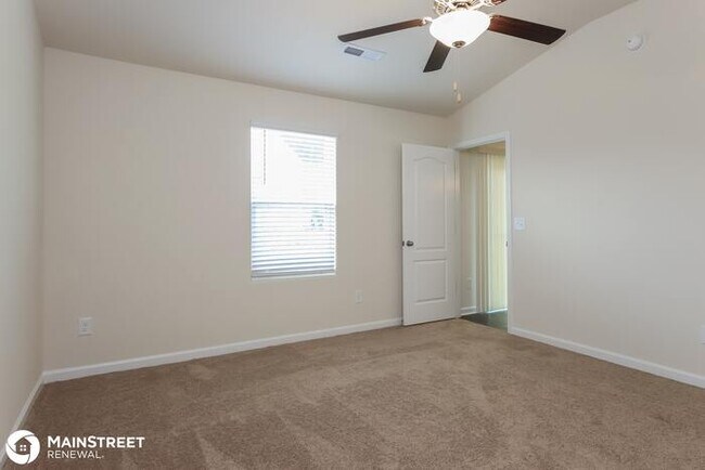 Building Photo - 118 Pillow Ln, Burlington, NC 27217