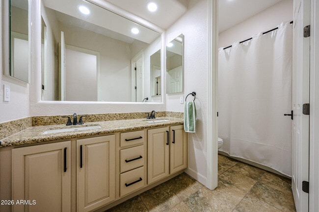 Building Photo - 14383 W Monte Vista Rd