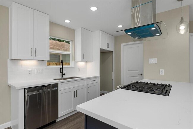 Building Photo - 7937 Fields St