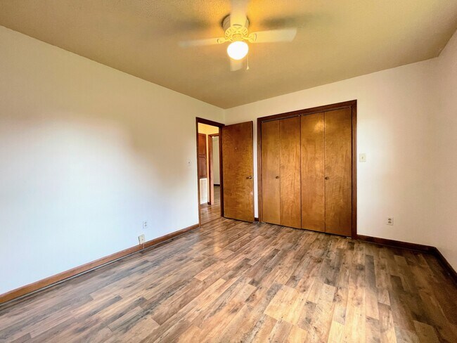 Building Photo - 112 Hazelwood Dr