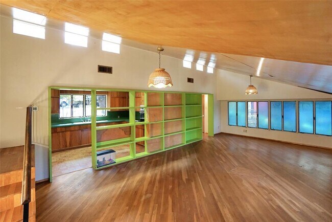 Building Photo - 1806 Alta Vista Ave