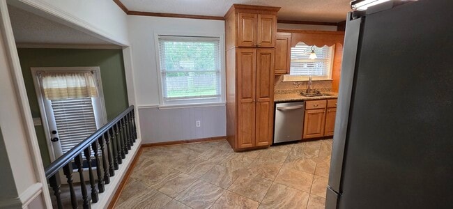 Building Photo - 4011 Pinnacle Way