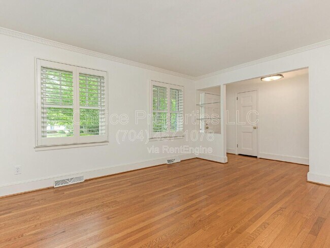 Building Photo - 421 Blairmore Dr