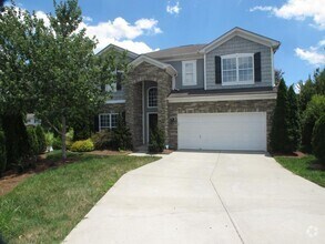 Building Photo - Beautiful move-in ready home located in th...