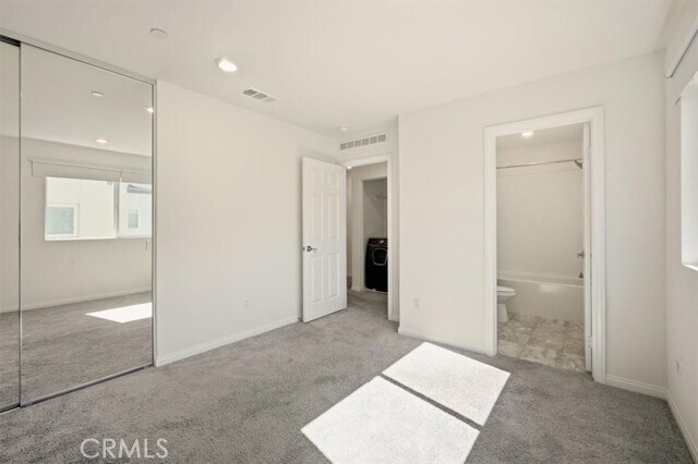 Building Photo - 14051 Diamond