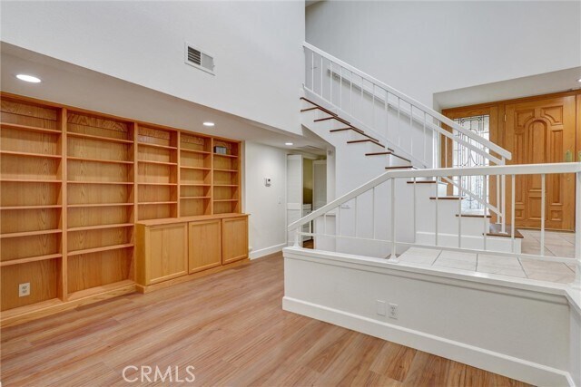 Building Photo - 16 Sycamore Creek