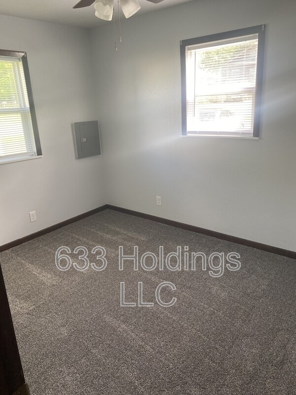Building Photo - 139 Shadoway Dr