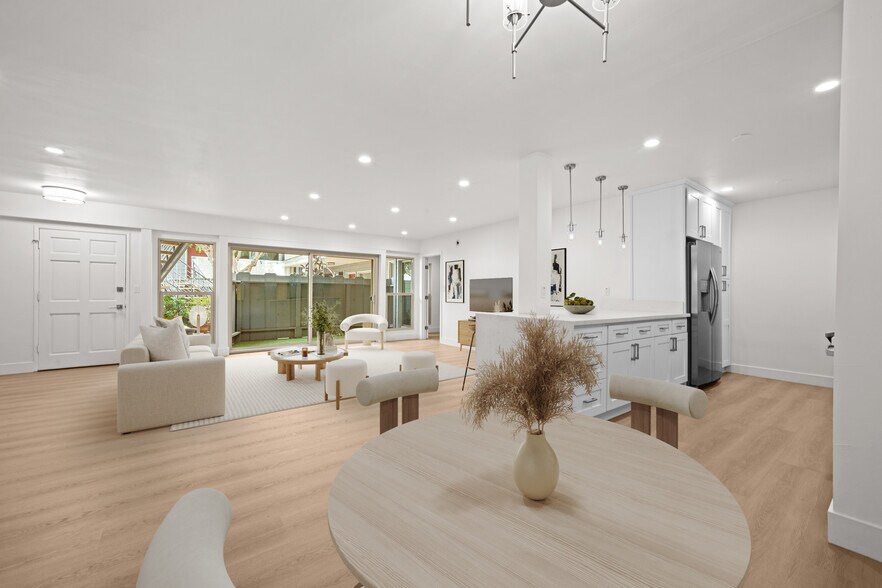 Building Photo - 2021 California Ave