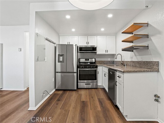 Building Photo - 14405 Cerise Ave