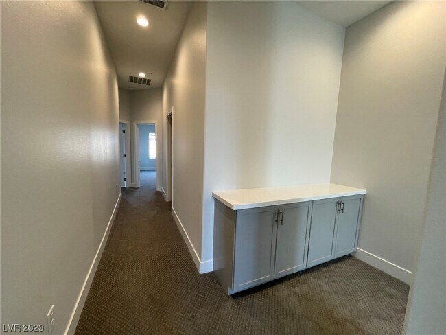 Building Photo - 10567 Ridge Glow Ave