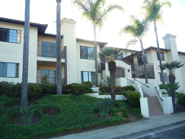 Building Photo - 2828 Famosa Blvd
