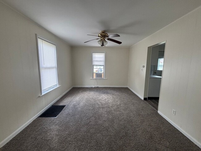 Building Photo - Newly Renovated Three Bedroom House