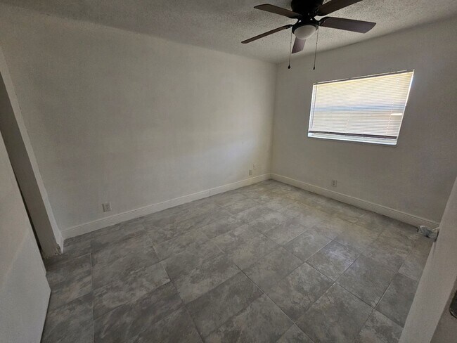 Building Photo - 1545 NW 8th Ave