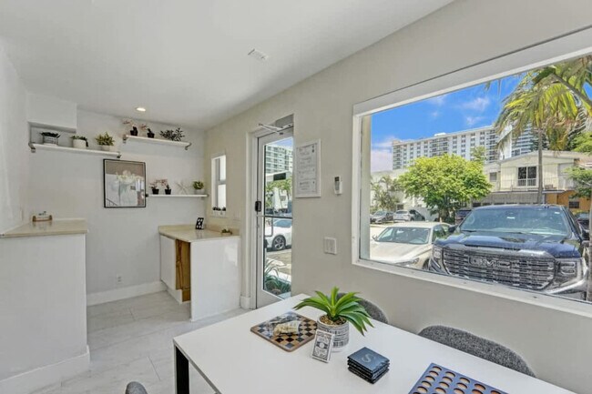 Building Photo - 3020 Seville St