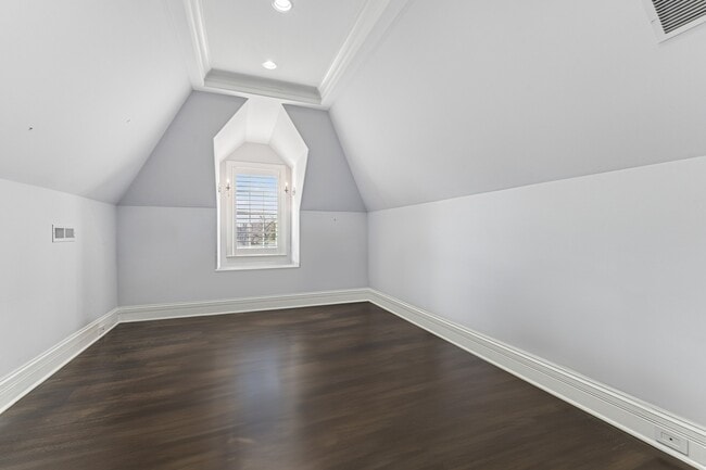 Building Photo - 159 Abingdon Ave