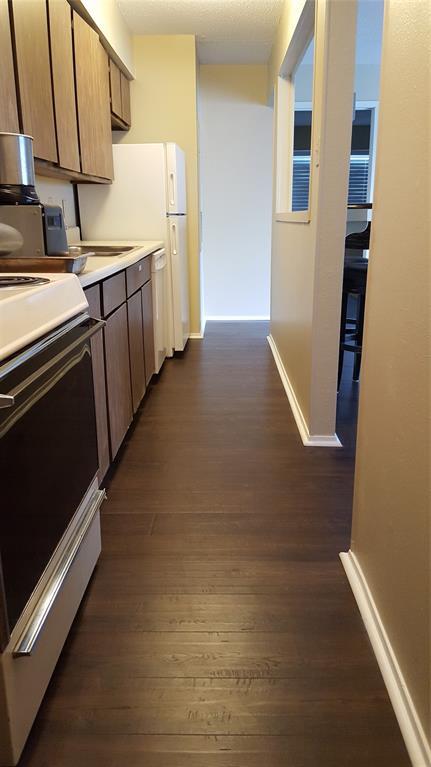 Building Photo - 1112 Autumn Cir