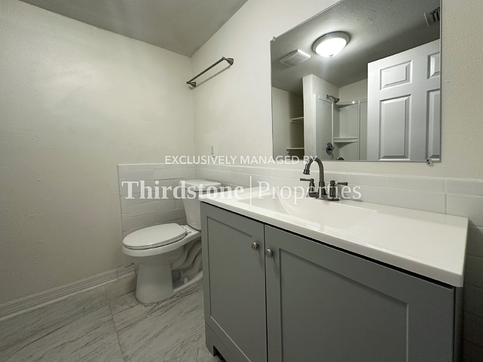 Building Photo - 672 Chestnut St