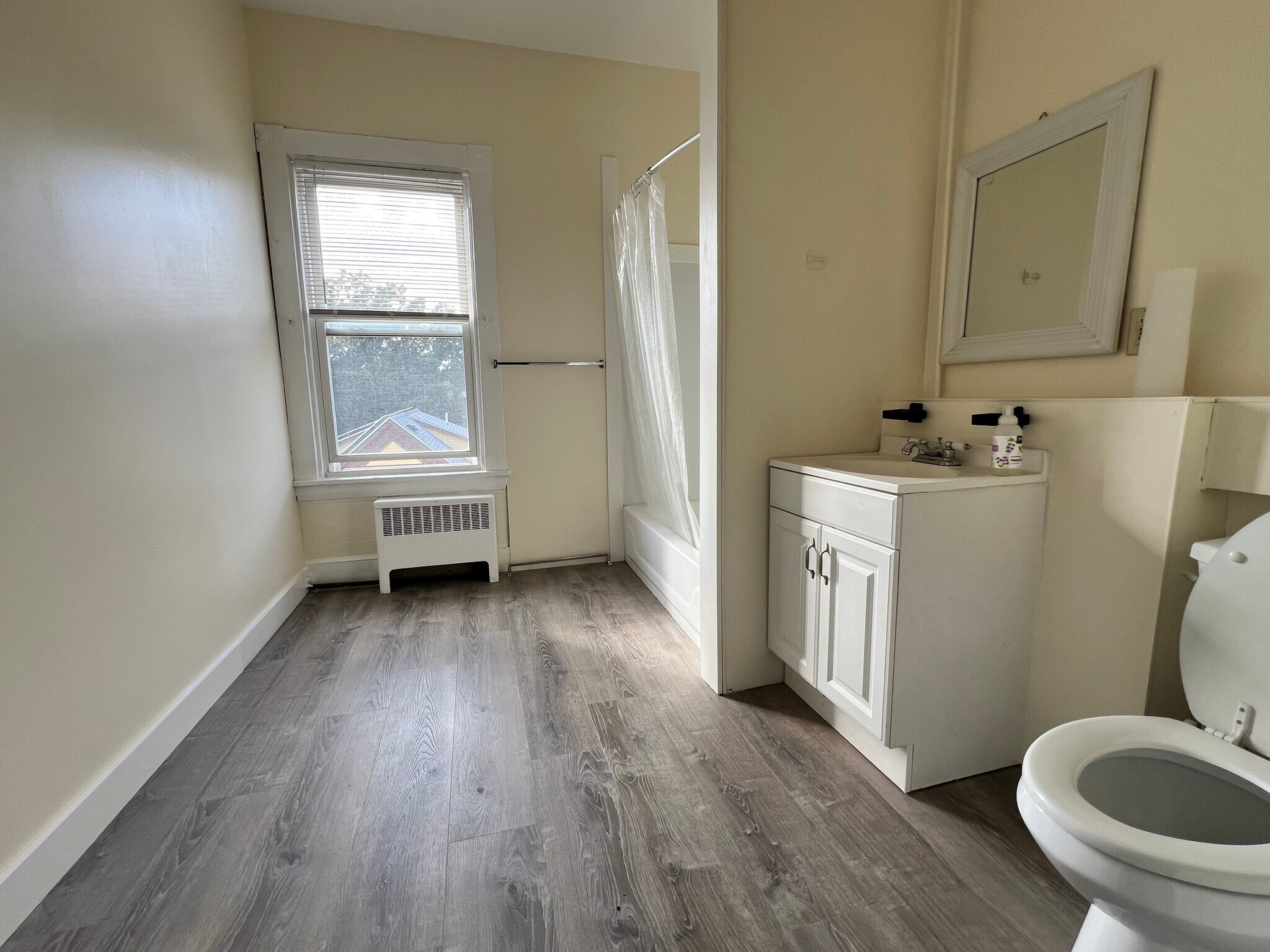 Bathroom - 270 Norfolk St