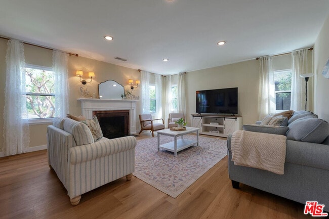 Building Photo - 4147 Marcasel Ave