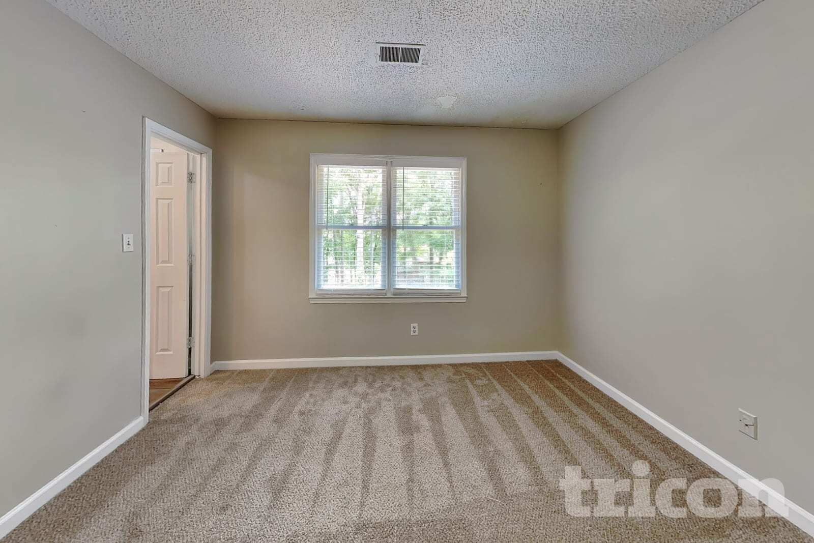 Building Photo - 150 Tanglewood Dr