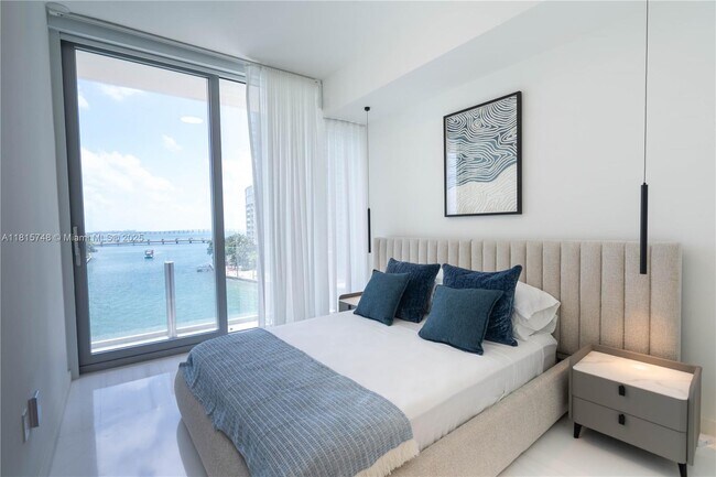 Building Photo - 300 Biscayne Blvd Way