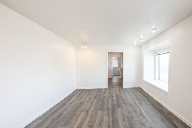 Building Photo - Newly Remodeled 3 Bed + Office, 1 Bath home in Rexburg