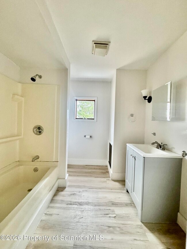 Building Photo - 1746 Bloom Ave