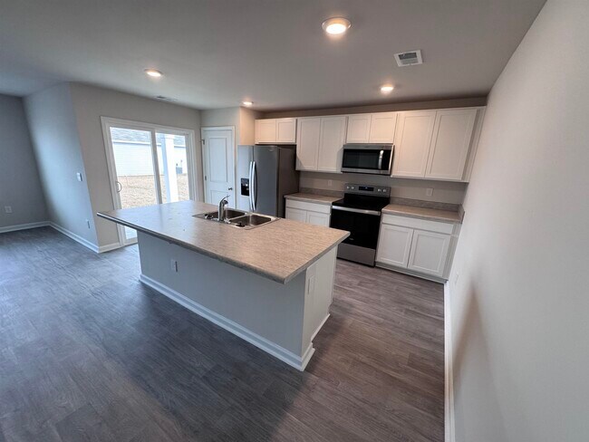 Building Photo - 141 Bud Dr